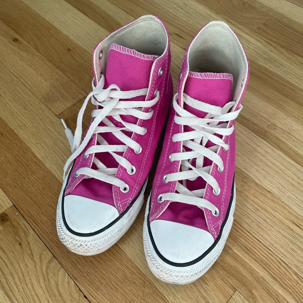 Pink / fuchsia high tops converse, women’s size 8